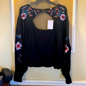 NWT- Free People embroidered top size Large